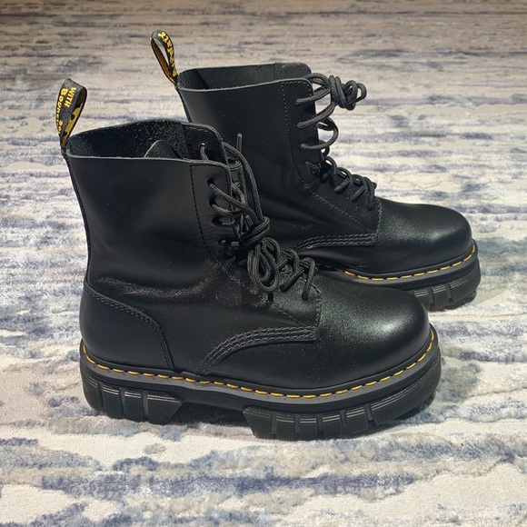 Dr.Martens AUDRICK オードリック8EYE BOOT Amazon.com | Dr. Martens Women's Audrick 8-Eye Boot Combat